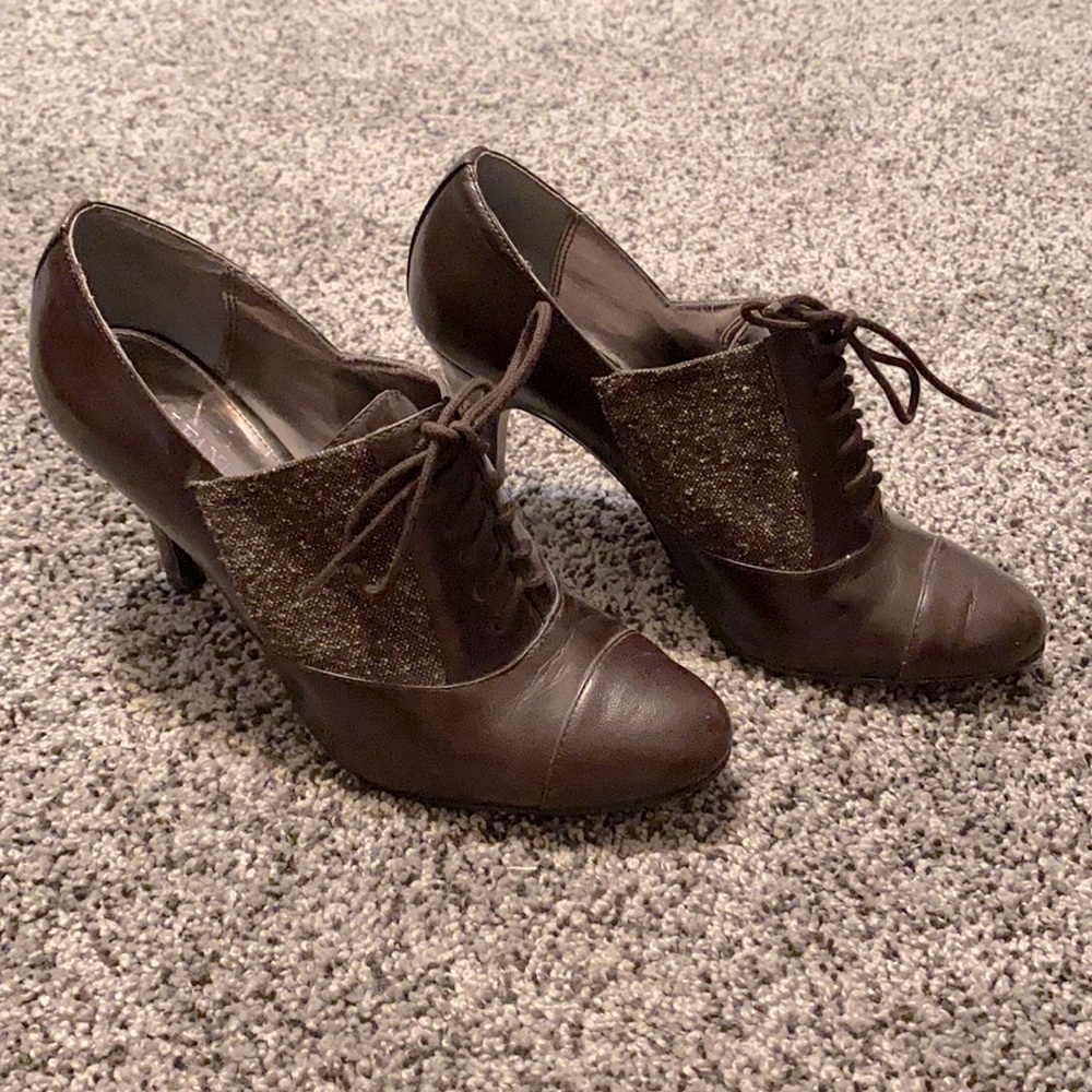 Alfani brown Oxford heels 7.5